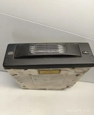 BMW 5 E60 E61 CD/DVD changer 9131850 70571417