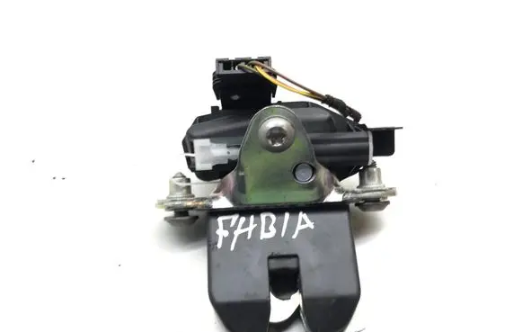 Loading door lock