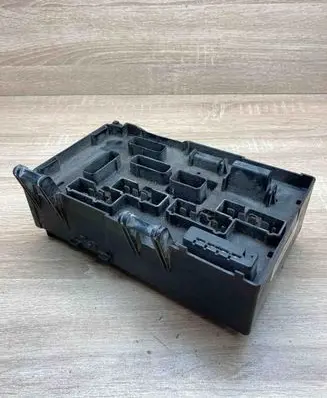 Chrysler Voyager Fuse module 04869200AK