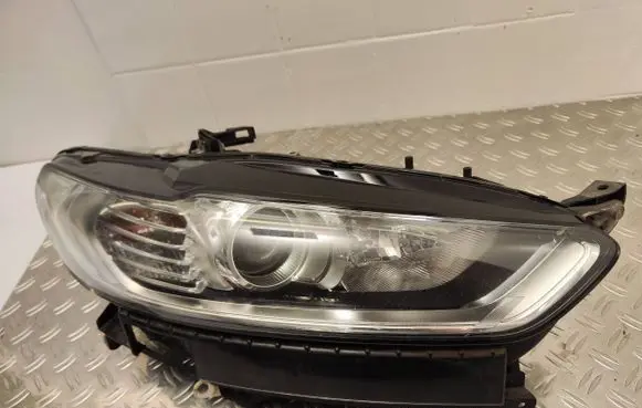 Ford Mondeo MK V Headlight/headlamp DS7313W029FA 89909664 L90095547