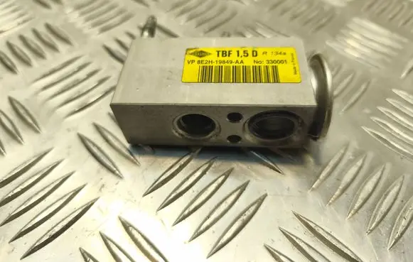 Ford Fiesta Air conditioning (A/C) expansion valve 8E2H19849 330001