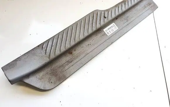 Mazda Premacy Front sill trim cover C10068730