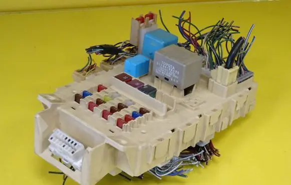 Toyota Yaris Fuse box set 81980-50030
