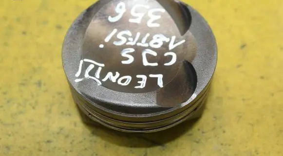 Seat Leon (5F) Piston 