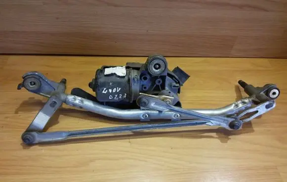 Peugeot 1007 Front wiper linkage and motor 53568802