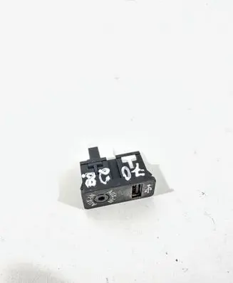 BMW 1 F20 F21 AUX in-socket connector 9229246