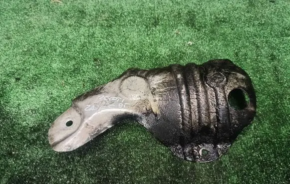 Opel Zafira C Exhaust heat shield 55562942