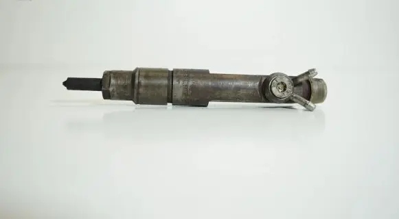 Audi A6 S6 C4 4A Fuel injector 046130201E
