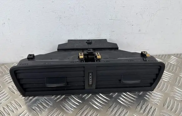 Skoda Fabia Mk3 (NJ) Dash center air vent grill 6V0820951C
