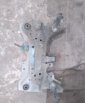 Renault Latitude (L70) Front subframe