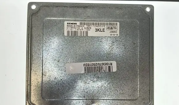 Ford Focus Engine control unit/module 5M5112A650FE 3KLE S118934102F