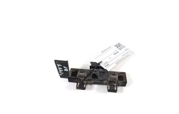 BMW 2 F46 Fender mounting bracket 7327320