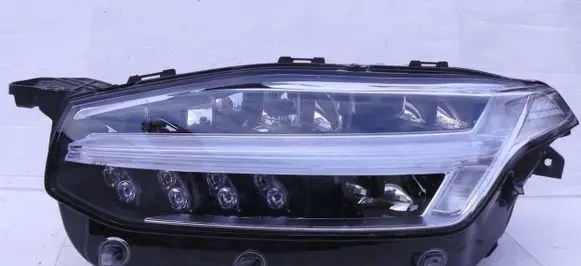 Volvo XC90 Headlight/headlamp 31655157 89914591 2002018263