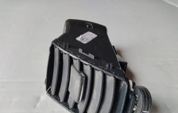 Opel Zafira B Dash center air vent grill 13144402 213680437
