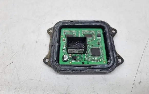 BMW 3 E92 E93 Headlight ballast module Xenon 7182396