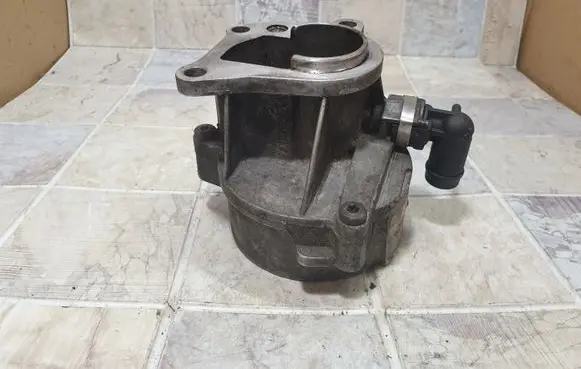 Renault Laguna II Vacuum pump