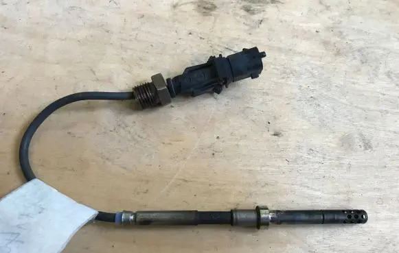 Opel Corsa D Exhaust gas temperature sensor 55564977