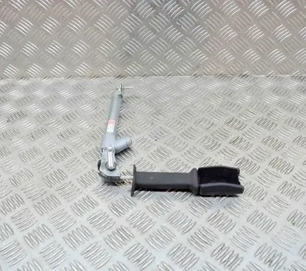 Tesla Model S Front seatbelt buckle 1082099