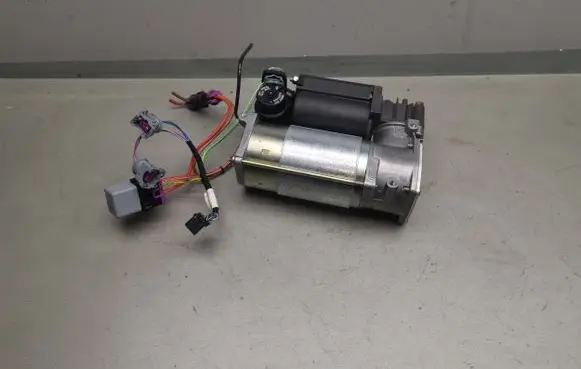 Audi A6 S6 C5 4B Air suspension compressor/pump 4154031020 4420512601