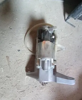 Land Rover Discovery 5 Starter motor GJ3211001BE