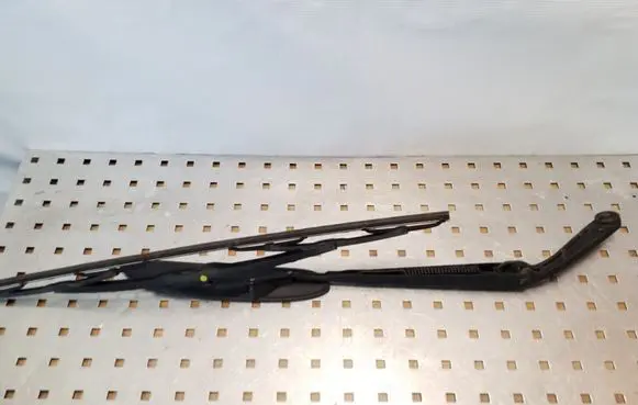 Hyundai Terracan Front wiper blade arm