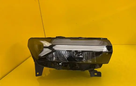 Dacia Duster III Headlight/headlamp 260107725R