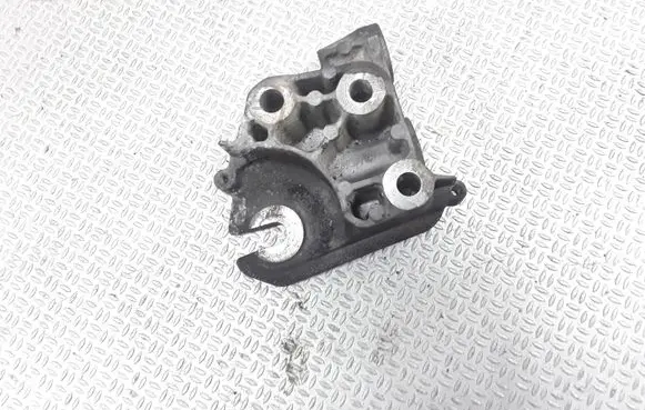 Volvo V50 Engine mounting bracket 6M516030BA