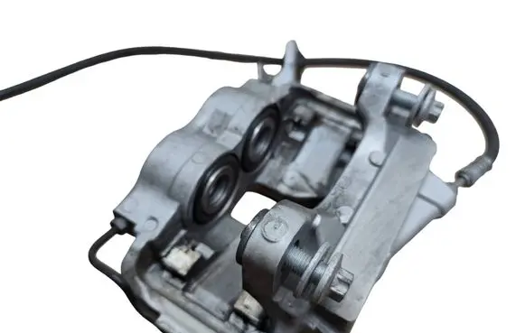 BMW X3 G01 Front brake caliper 6883734 34116871584 34116883484