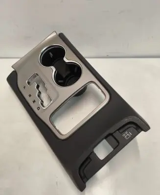 Jeep Grand Cherokee Gear shifter surround trim plastic 1sy571x9ad X90017900BL 66592