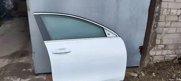 KIA Ceed Front door