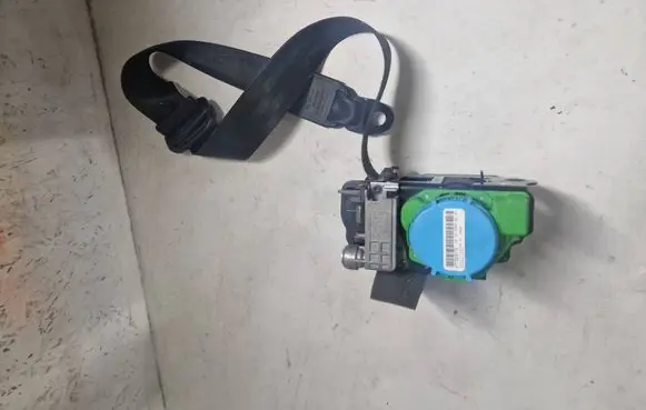 Audi A5 8T 8F Front seatbelt 3063561