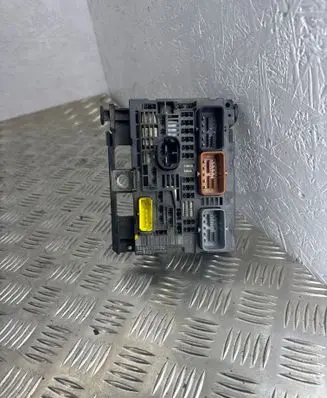 Citroen C4 Grand Picasso Fuse module 9664705980
