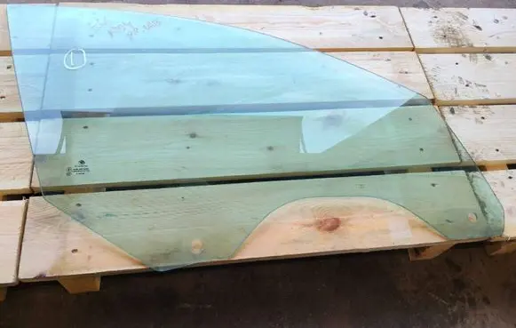 BMW 7 E65 E66 Front door window glass four-door 43R001605 E000199