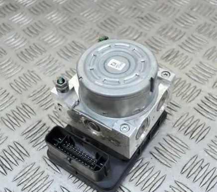 Skoda Octavia Mk3 (5E) ABS Pump 10062531731 3Q0614517T