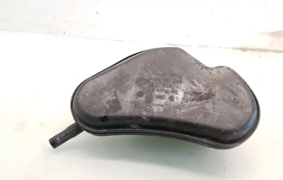Audi A4 S4 B6 8E 8H Vacuum air tank 8D0131541B