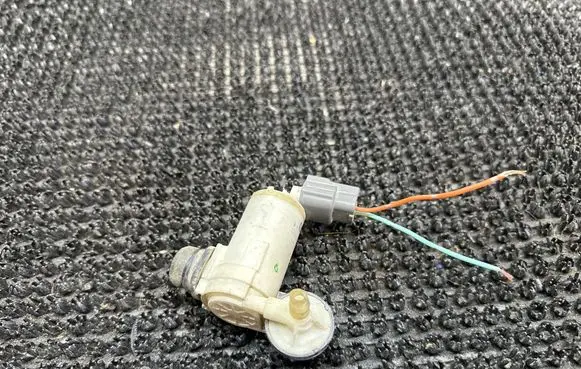Infiniti EX Windscreen/windshield washer pump 2224650A