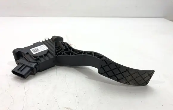 Volkswagen PASSAT B8 Accelerator throttle pedal 5Q1723503H
