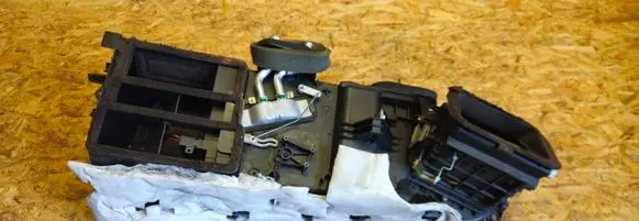 Mercedes-Benz ML W163 Interior heater climate box assembly A1638302562