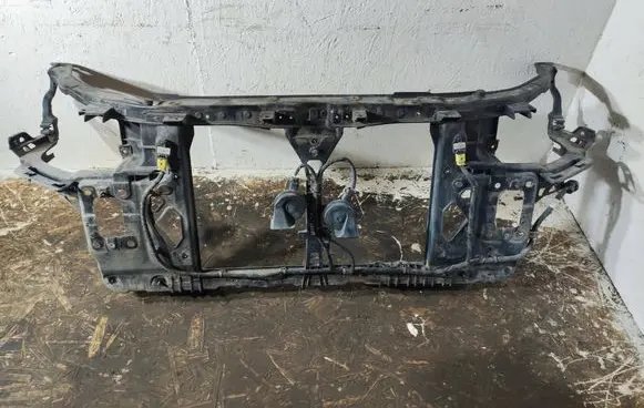 Hyundai i30 Radiator support slam panel 641012R000