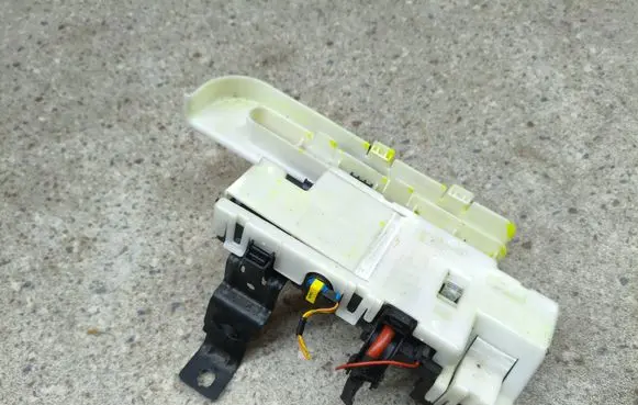 Volvo XC90 Battery relay fuse 31346674