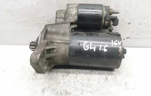 Volkswagen Golf IV Starter motor 020911023F