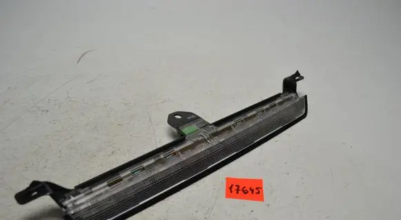 Volvo V70 Third/center stoplight 8658948