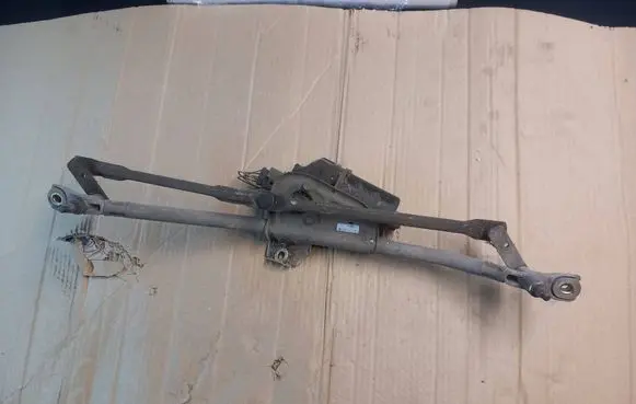Audi A6 S6 C5 4B Front wiper linkage and motor 8D1955113c