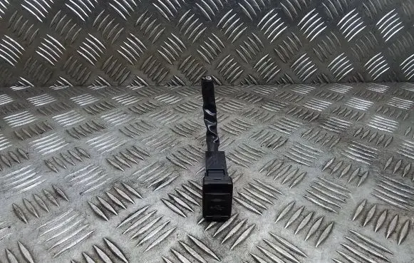 Toyota Prius+ (ZVW40) USB socket connector 8619042040