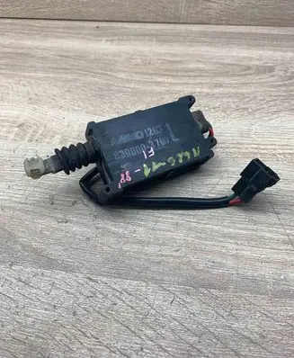 Mazda 626 Central locking motor 8300003700