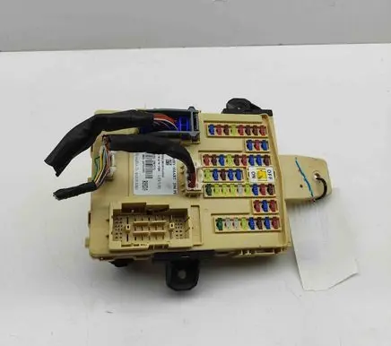 Hyundai Santa Fe Fuse module 919502W570