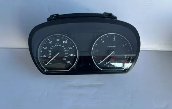 BMW 1 E81 E87 Speedometer (instrument cluster) 9187051 102498793 9187051023