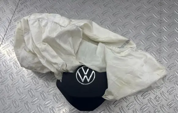 Volkswagen PASSAT B8 Steering wheel airbag 3G0880201L