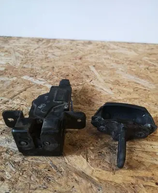KIA Sorento Tailgate window lock/catch/latch 871303E000