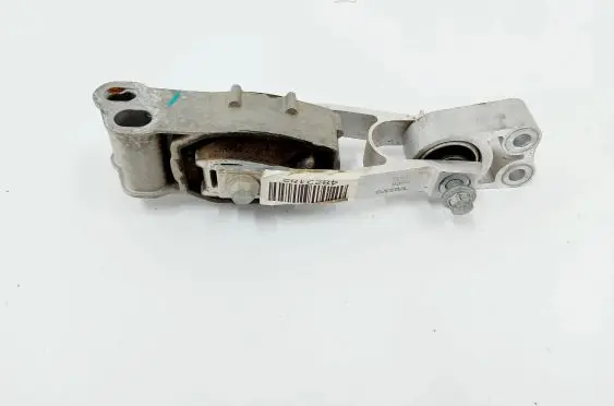 Engine mount vacuum valve